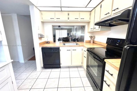 Copropriété à vendre à Sunrise, Floride: 2 chambres, 79.9 m2 № 2017654 - photo 5