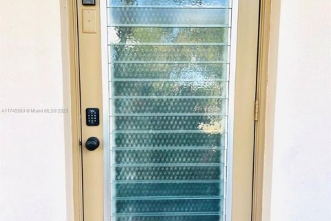 Copropriété à vendre à Sunrise, Floride: 2 chambres, 79.9 m2 № 2017654 - photo 3