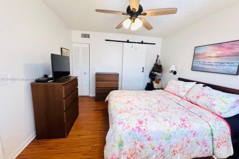 Copropriété à vendre à Sunrise, Floride: 2 chambres, 79.9 m2 № 2017654 - photo 16