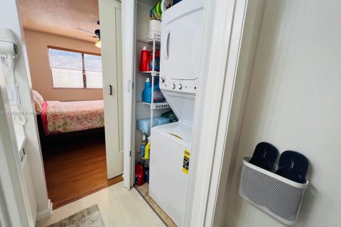 Copropriété à vendre à Sunrise, Floride: 2 chambres, 79.9 m2 № 2017654 - photo 23