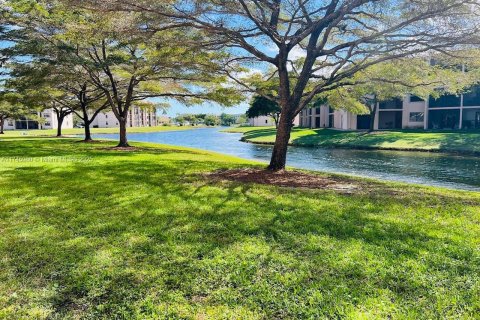 Copropriété à vendre à Sunrise, Floride: 2 chambres, 79.9 m2 № 2017654 - photo 28