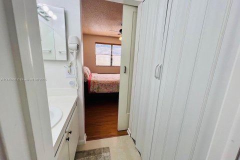Copropriété à vendre à Sunrise, Floride: 2 chambres, 79.9 m2 № 2017654 - photo 20