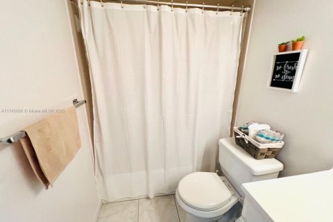 Copropriété à vendre à Sunrise, Floride: 2 chambres, 79.9 m2 № 2017654 - photo 14