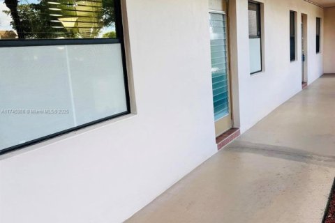 Copropriété à vendre à Sunrise, Floride: 2 chambres, 79.9 m2 № 2017654 - photo 2