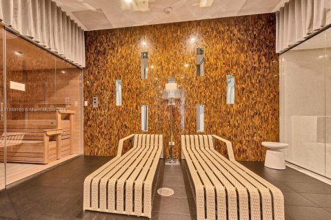 Condo in Sunrise, Florida, 2 bedrooms  № 1960570 - photo 14