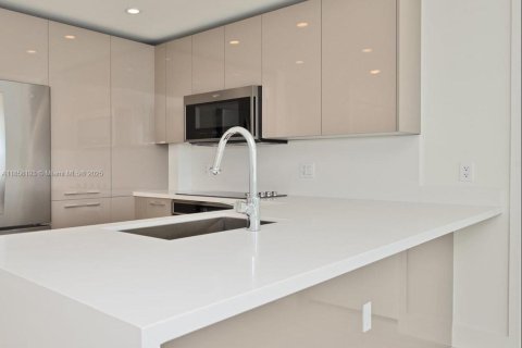 Condo in Sunrise, Florida, 2 bedrooms  № 1960570 - photo 3