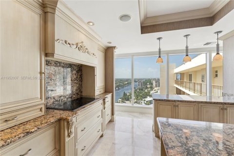 Купить кондоминиум в Хиллсборо-Бич, Флорида 5 спален, 501.67м2, № 2007828 - фото 15