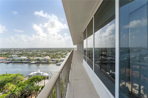 Купить кондоминиум в Хиллсборо-Бич, Флорида 5 спален, 501.67м2, № 2007828 - фото 20