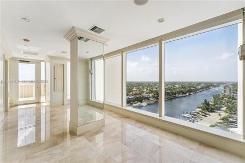 Купить кондоминиум в Хиллсборо-Бич, Флорида 5 спален, 501.67м2, № 2007828 - фото 12