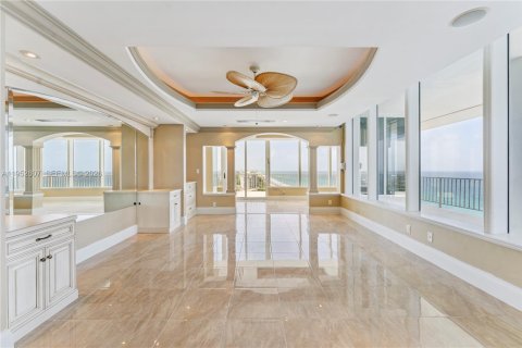 Купить кондоминиум в Хиллсборо-Бич, Флорида 5 спален, 501.67м2, № 2007828 - фото 9