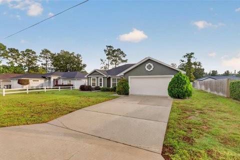 Villa ou maison à Summerfield, Floride 3 chambres, 147.25 m2 № 2421979