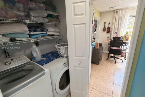 Touwnhouse à vendre à Pembroke Pines, Floride: 2 chambres, 96.62 m2 № 2257470 - photo 14