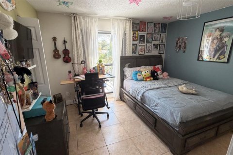 Touwnhouse à vendre à Pembroke Pines, Floride: 2 chambres, 96.62 m2 № 2257470 - photo 8