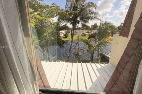 Touwnhouse à vendre à Pembroke Pines, Floride: 2 chambres, 96.62 m2 № 2257470 - photo 9