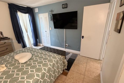 Touwnhouse à vendre à Pembroke Pines, Floride: 2 chambres, 96.62 m2 № 2257470 - photo 7
