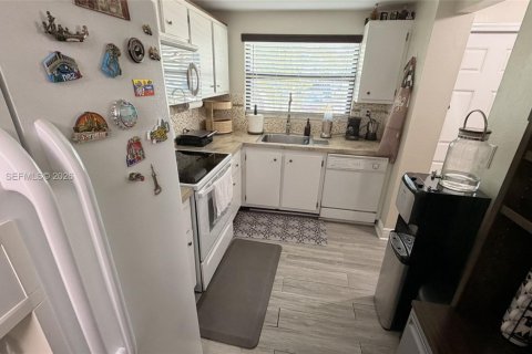 Touwnhouse à vendre à Pembroke Pines, Floride: 2 chambres, 96.62 m2 № 2257470 - photo 15