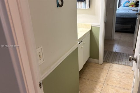 Touwnhouse à vendre à Pembroke Pines, Floride: 2 chambres, 96.62 m2 № 2257470 - photo 10