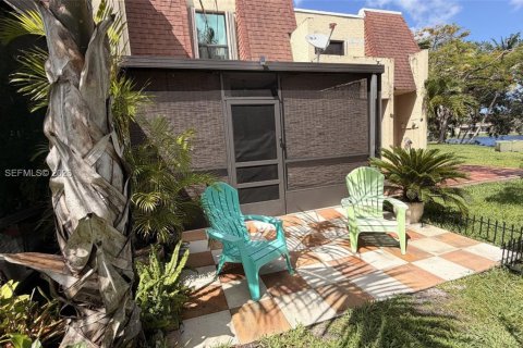 Touwnhouse à vendre à Pembroke Pines, Floride: 2 chambres, 96.62 m2 № 2257470 - photo 22