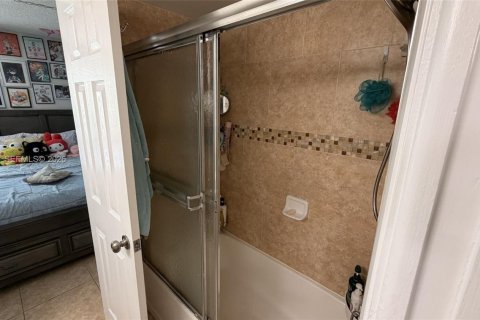 Touwnhouse à vendre à Pembroke Pines, Floride: 2 chambres, 96.62 m2 № 2257470 - photo 13