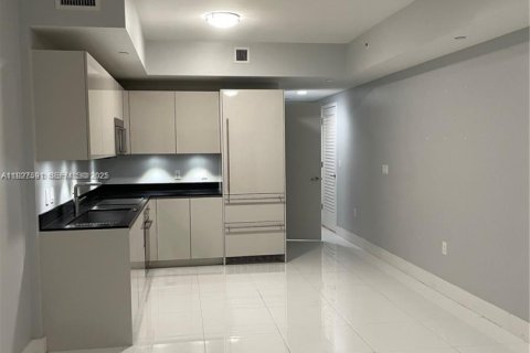 Studio à Condo à Miami, Floride  № 1986726