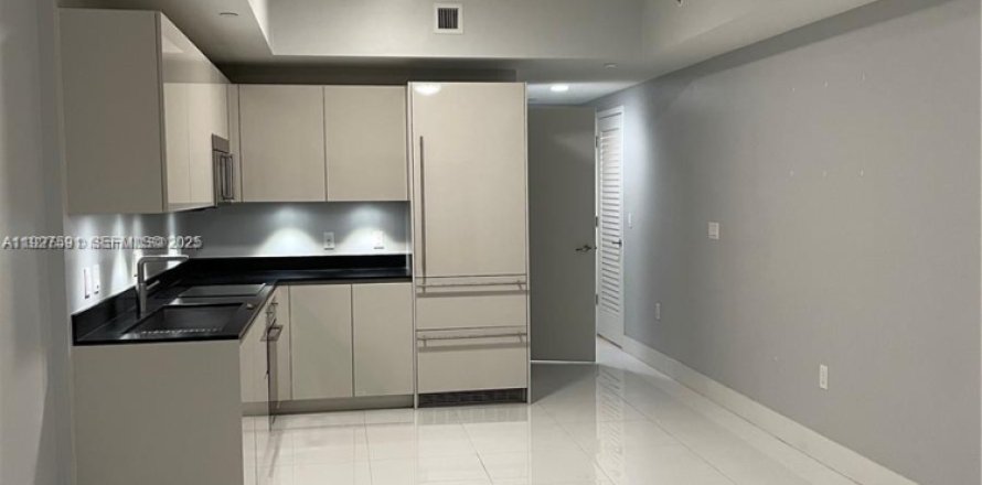 Studio à Condo à Miami, Floride  № 1986726