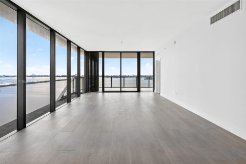 Condo in Miami, Florida, 4 bedrooms  № 1921904 - photo 15