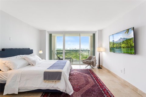 Снять в аренду кондоминиум в Майами, Флорида 3 спальни, 196.4м2, № 2005556 - фото 24