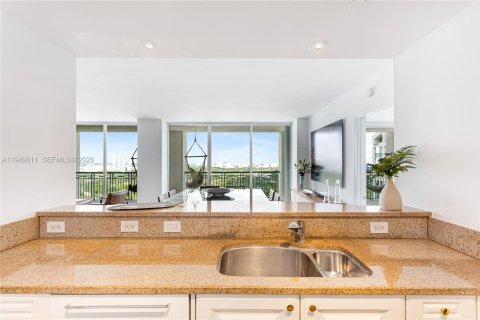 Снять в аренду кондоминиум в Майами, Флорида 3 спальни, 196.4м2, № 2005556 - фото 7