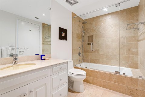 Снять в аренду кондоминиум в Майами, Флорида 3 спальни, 196.4м2, № 2005556 - фото 26