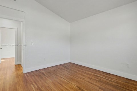 Купить коммерческую недвижимость в Норт-Майами-Бич, Флорида № 2010646 - фото 29