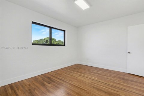 Купить коммерческую недвижимость в Норт-Майами-Бич, Флорида № 2010646 - фото 15