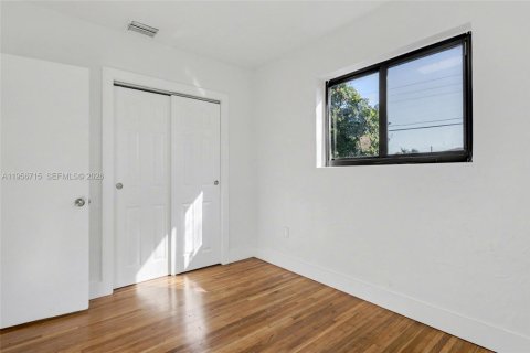 Купить коммерческую недвижимость в Норт-Майами-Бич, Флорида № 2010646 - фото 24