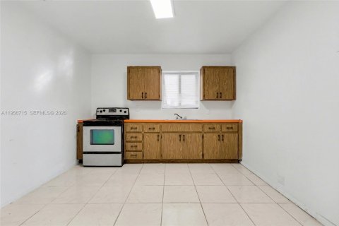 Купить коммерческую недвижимость в Норт-Майами-Бич, Флорида № 2010646 - фото 13