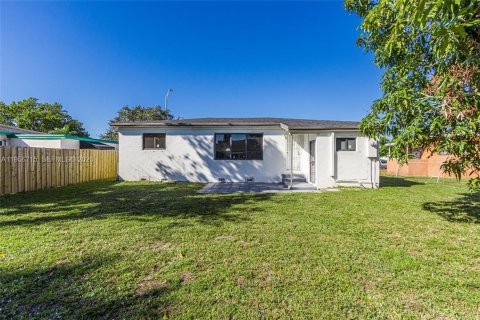 Купить коммерческую недвижимость в Норт-Майами-Бич, Флорида № 2010646 - фото 4