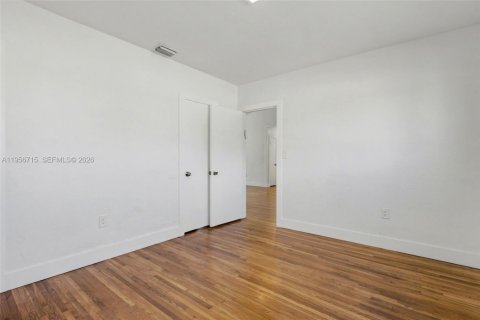 Купить коммерческую недвижимость в Норт-Майами-Бич, Флорида № 2010646 - фото 18