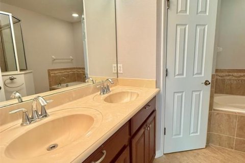 Townhouse in Orlando, Florida 3 bedrooms, 149.48 sq.m. № 1840460 - photo 15