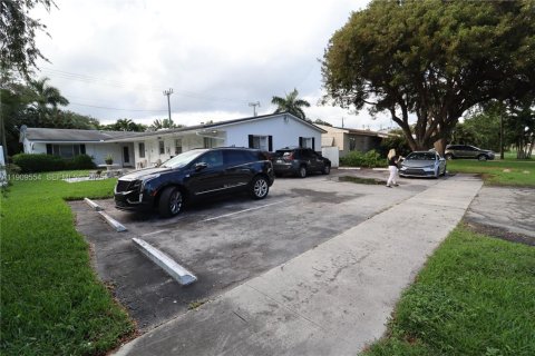 Apartamento en alquiler en Hollywood, Florida, 2 dormitorios, 69.68 m2 № 1965197 - foto 25