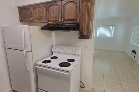 Apartamento en alquiler en Hollywood, Florida, 2 dormitorios, 69.68 m2 № 1965197 - foto 22