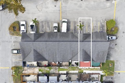 Condominio en venta en Miami, Florida, 3 dormitorios, 88.81 m2 № 2031943 - foto 25