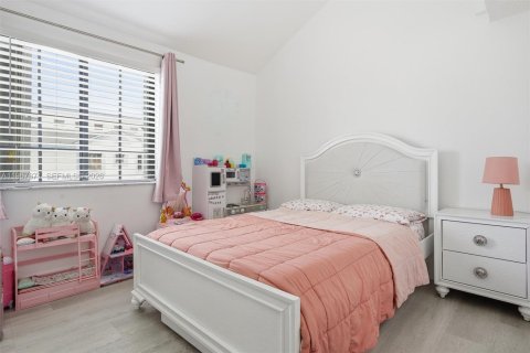 Condominio en venta en Miami, Florida, 3 dormitorios, 88.81 m2 № 2031943 - foto 13