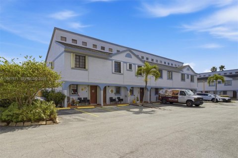 Condominio en venta en Miami, Florida, 3 dormitorios, 88.81 m2 № 2031943 - foto 3