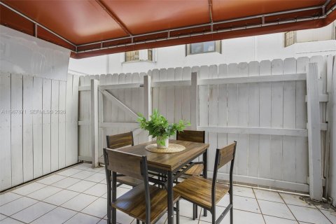 Condominio en venta en Miami, Florida, 3 dormitorios, 88.81 m2 № 2031943 - foto 24