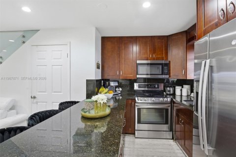 Condominio en venta en Miami, Florida, 3 dormitorios, 88.81 m2 № 2031943 - foto 5