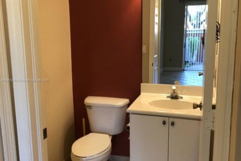 Adosado en alquiler en Doral, Florida, 2 dormitorios, 91.04 m2 № 1971957 - foto 9