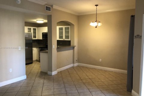 Adosado en alquiler en Doral, Florida, 2 dormitorios, 91.04 m2 № 1971957 - foto 5