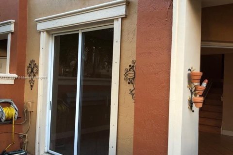 Adosado en alquiler en Doral, Florida, 2 dormitorios, 91.04 m2 № 1971957 - foto 3