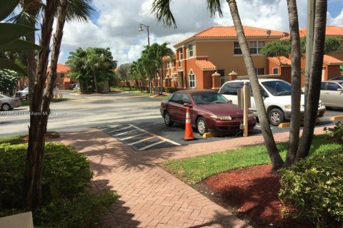 Adosado en alquiler en Doral, Florida, 2 dormitorios, 91.04 m2 № 1971957 - foto 18