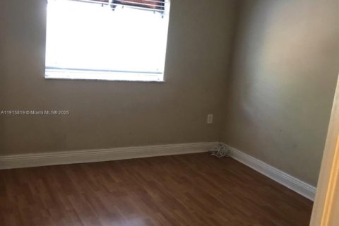 Adosado en alquiler en Doral, Florida, 2 dormitorios, 91.04 m2 № 1971957 - foto 15