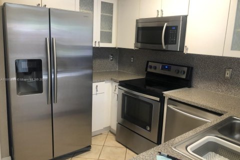 Adosado en alquiler en Doral, Florida, 2 dormitorios, 91.04 m2 № 1971957 - foto 6