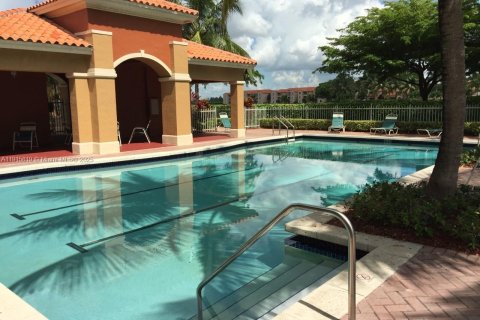 Adosado en alquiler en Doral, Florida, 2 dormitorios, 91.04 m2 № 1971957 - foto 21